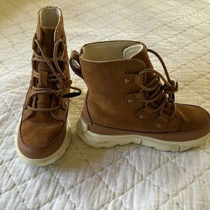Sorel Explorer kids waterproof snow boots size 13, gently used